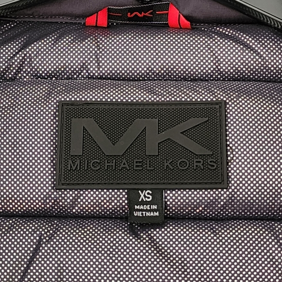 MICHAEL KORS MENS Quilted Puffer Jacket - Picture 4 of 9